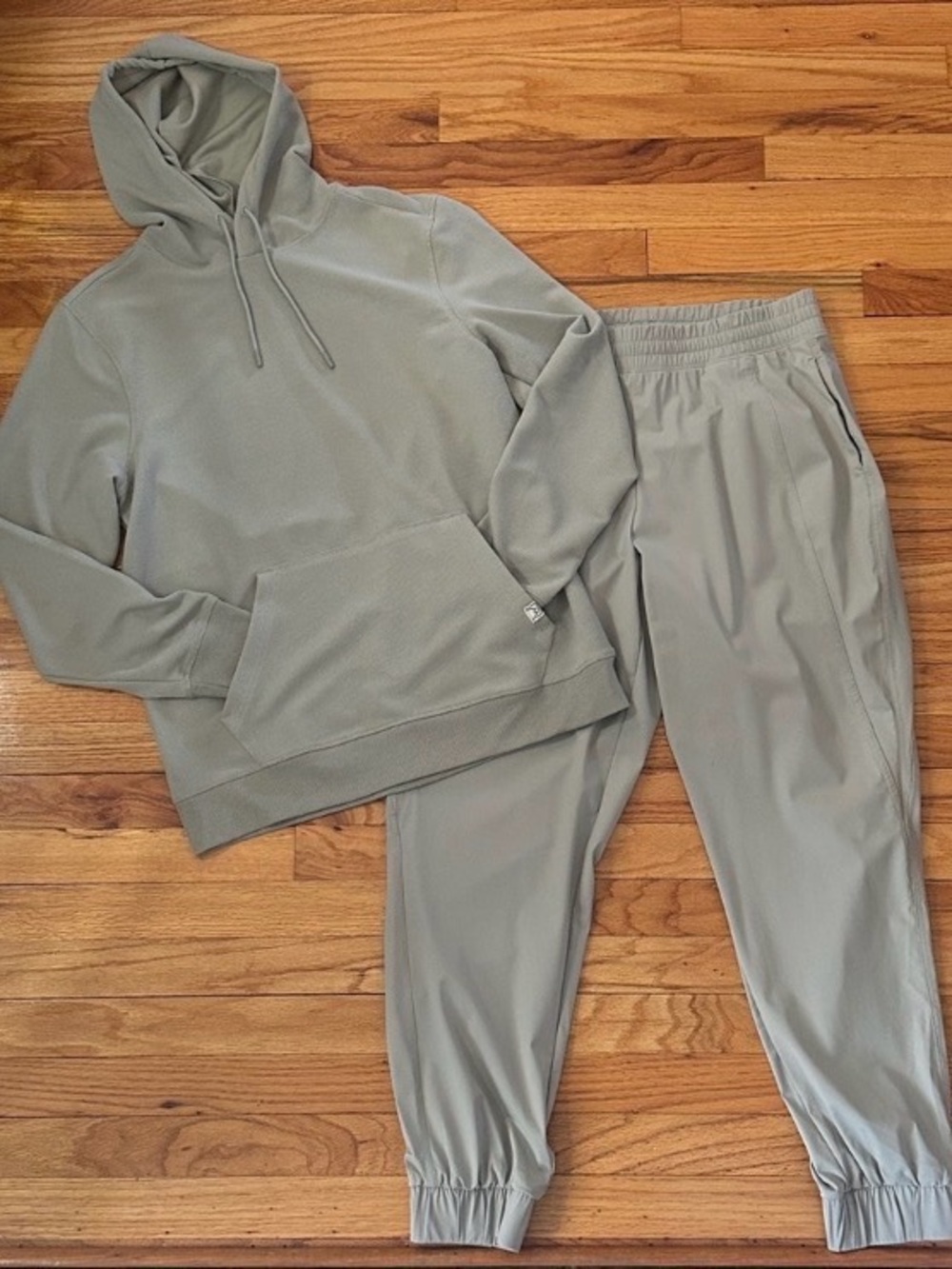 Avalanche Sage Green Hoodie and Joggers Activewear size M/L